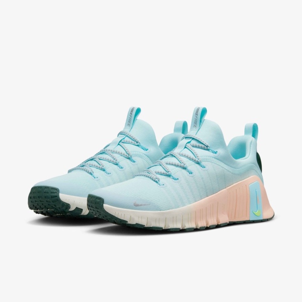 Nike Free Metcon Sneakers